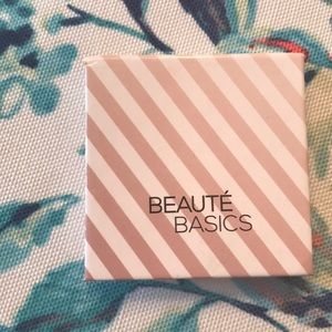 Beaute Basics Lavish Foiled Eyeshadow